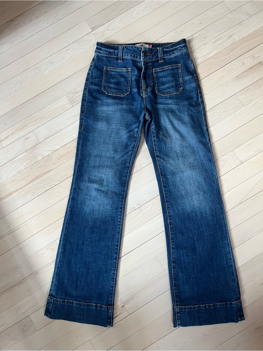 CAbi patch pocket high rise super flattering denim jeans sz 2